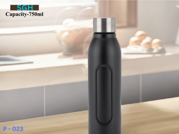 750ml matte black bottle with side grip